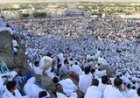 حجاج بيت الله في عرفات لتأدية ركن الحج الأعظم