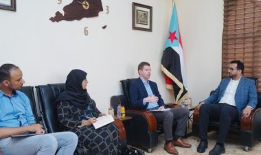 رئيس الهيئة الوطنية للإعلام الجنوبي يلتقي الفريق السياسي لمكتب المبعوث الدولي بالعاصمة عدن