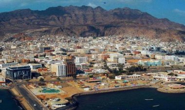 إصابة طفل على يد شقيقه نتيجة العبث بالسلاح بعدن