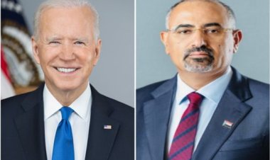 الرئيس الزُبيدي يهنئ جو بايدن بذكرى استقلال أمريكا