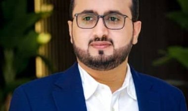 رئيس الهيئة الوطنية للإعلام الجنوبي يعزي الإعلامية فاطمة العبادي بوفاة والدها.