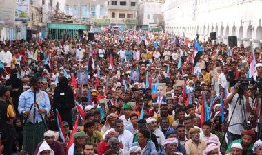 التميمي يشكر أبناء مديرية بروم ميفع على المشاركة الحاشدة بفعالية يوم الأرض.