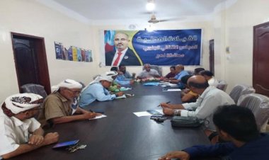 انتقالي لحج يطالب بإقالة حكومة معين وإيقاف سياسة التجويع وحرب الخدمات.