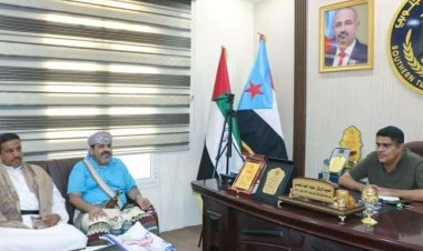 رئيس تنفيذية انتقالي حضرموت يبحث مع عدد من الشخصيات الاجتماعية والسياسية تدهور الأوضاع الاقتصادية