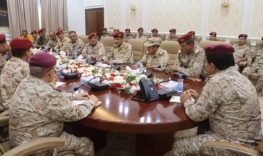 وزير الدفاع يجتمع بمبتعثي الدراسات العليا العسكرية في السودان