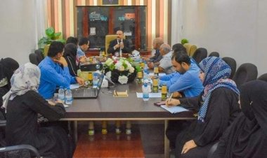 وزير النقل يزور الهيئة العامة لتنظيم شؤون النقل البري ويعقد اجتماع بقيادتها