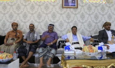 قائد المنطقة العسكرية الثانية يلتقي محافظ المهرة