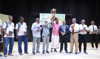 محافظ حضرموت ووزير الاعلام يكرمان بكل بطل ووصيف بطولة حضرموت الثقافية الخامسة للاندية الرياضية 2023م