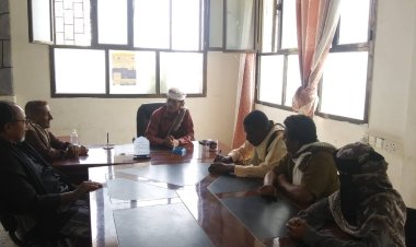 لجنة متابعة الخدمات في انتقالي زنجبار تلتقي مدير عام المديرية