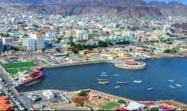 السلطة المحلية في مديرية صيرة تحذر المواطنين