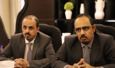 المحافظ بن ماضي والوزير الارياني يطلعان على نشاط مؤسسة حضرموت – تنمية بشرية ويشهدان عرض فكرة تطوير المواسم الحضرمية.