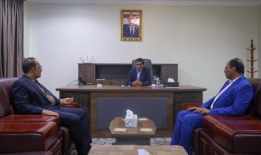 عضو مجلس القيادة الرئاسي البحسني يناقش مع محافظ حضرموت الجوانب الخدمية والاقتصادية والعسكرية والأمنية في المحافظة