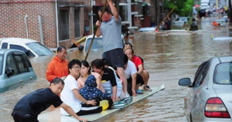مقتل 22 بسبب فيضانات بكوريا