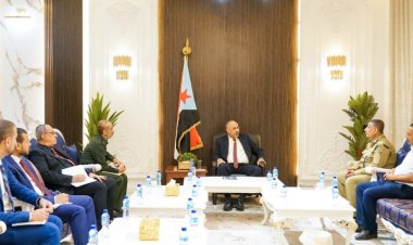 الرئيس الزُبيدي يطّلع على الصعوبات التي تواجه مصلحة الأحوال المدنية والسجل المدني