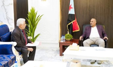 الرئيس القائد عيدروس الزُبيدي يطّلع على نشاط جامعة لحج والكليات التابعة لها