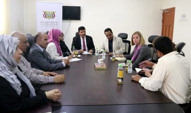 اللجنة الوطنية للتحقيق تستقبل نائب السفير الهولندي والملحق السياسي بعدن