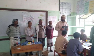 مدير تربية المحفد يتفقد سير عملية الدورة التدريبية للمعلمين المتعاقدين بالمديرية