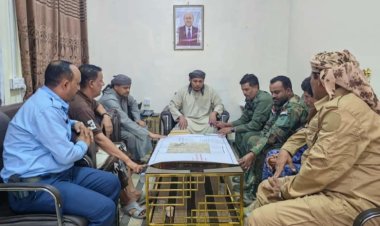 المحافظ الثقلي يؤكد على أهمية تفعيل الدوريات الأمنية لتعزيز والأمن الاستقرار بالأرخبيل