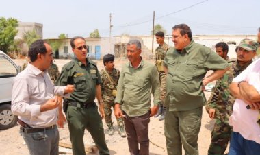 مدير أمن العاصمة عدن يناقش مع مدير خورمكسر عدد من القضايا الأمنية