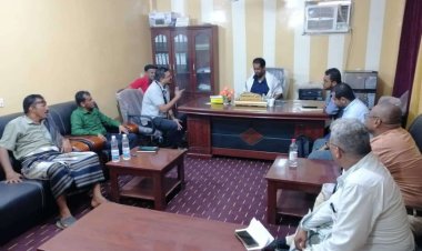 مدير عام  مديرية  خنفر "اليوسفي" يلتقي بفريق منظمة كير قسم المشاريع