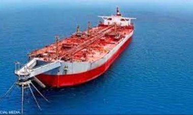 الاتحاد الأوروبي يرحب بنجاح تفريغ الناقلة صافر.