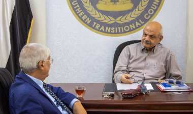 القائم بمهام رئيس انتقالي العاصمة عدن يلتقي نائب رئيس فريق الحوار الوطني الجنوبي.