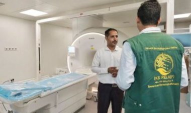 تسليم جهاز أشعة رنين مغناطيسي لمستشفى الجمهورية بعدن