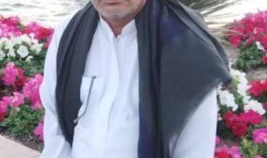 محافظ حضرموت يعزي في وفاة الشخصية التربوية والرياضية بمديرية تريم قحطان سعيد بن سنان.