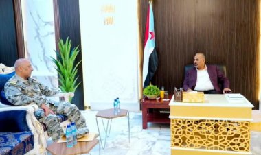 الرئيس الزُبيدي يطّلع على سير العمل بمصلحة خفر السواحل وجاهزية قواتها