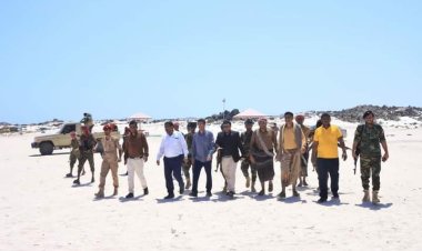 رئيس انتقالي شبوة يبحث قضايا الصيادين ، و يزور منتجع قنا السياحي.