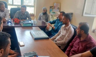 إدارة مستشفى الضالع المركزي العام تعقد اجتماع تقييم مستوى تنفيذ مهام فريق العمل الطبي والاداري الاستعدادية بالتزامن مع سير اعمال التشطيب النهائية بالمستشفى