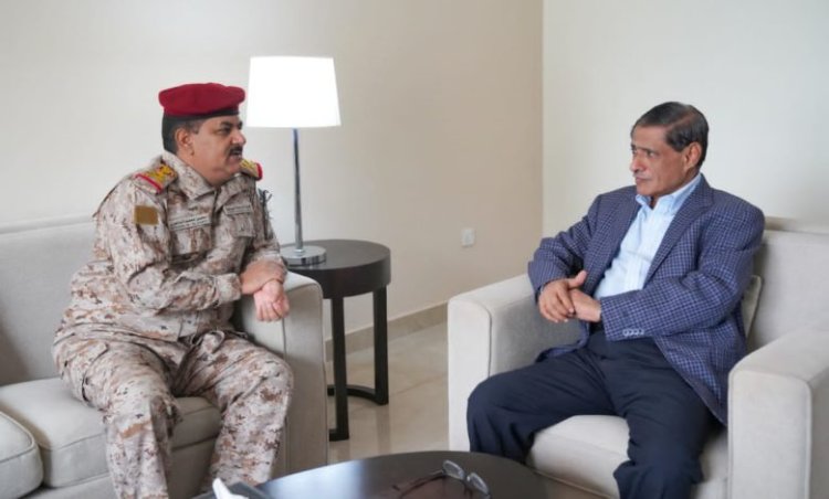 النائب البحسني يطلع من وزير الدفاع على سير العمل القتالي في الجبهات