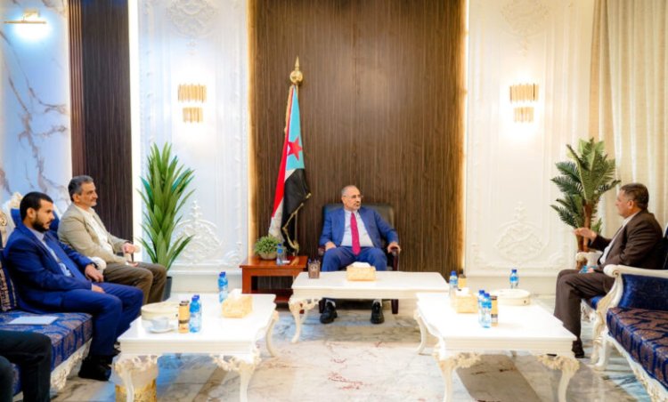 الرئيس الزُبيدي يطّلع على سير العمل بمحكمة استئناف العاصمة عدن