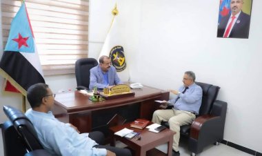 اللواء بن بريك يطلع على أبرز برامج عمل وزارة الزراعة والري والثروة السمكية