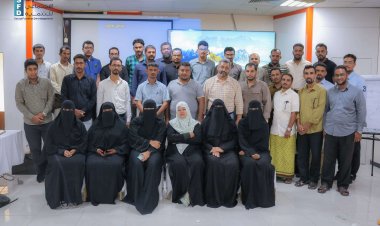 اختتام الدورة التدريبية في مجال النقد مقابل العمل بالمكلا