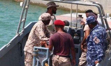 قوات خفر السواحل بحضرموت تدشن المرحلة الأولى من دورة قيادة الزورق البحرية لأفراد القطاع الشرقي