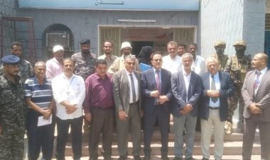 وزير الصحة وأمين محلي عدن يتفقدان مستشفى الامراض النفسية والعصبية