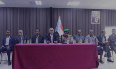 الفريق الرئاسي المكلف بالنزول إلى حضرموت يعقد أولى لقاءاته مع هيئات المجلس بالمحافظة 