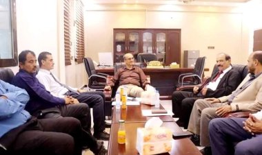 لقاء في رئاسة جامعة شبوة يناقش استعدادات بدء العام الجامعي واوجه التعاون المشترك بين الجامعة والسلطة المحلية بالمحافظة.