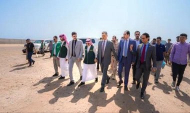 لملس يضع حجر الأساس لـ4 مشاريع رياضية في عدن.