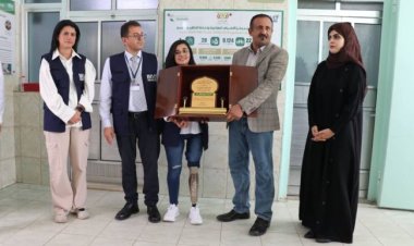 وكيل محافظة عدن النوبة يكرم مدير عام مكتب الاعلام والناشطة السورية ديما أمين