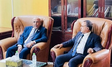 رئيس الجمعية الوطنية يطّلع على سير العمل بجامعة عدن