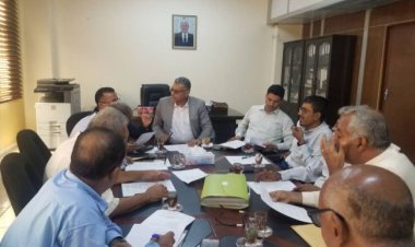 نائب محافظ عدن يراس اجتماع لجنة المناقصات