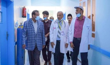 المحافظ بن الوزير يتفقد مستوى الخدمات الطبية التي يقدمها مستشفى شبوة العام للأمومة والطفولة.