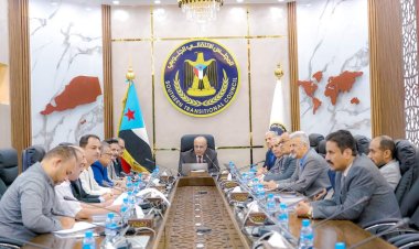 هيئة الرئاسة تُحيي شعب الجنوب وقواته المسلحة بمناسبة حلول الذكرى الـ60 لثورة 14 أكتوبر المجيدة