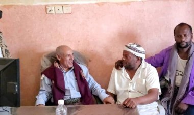 رئيس تنفيذية انتقالي الضالع يقدم واجب العزاء لأسرة الشيخ شايف