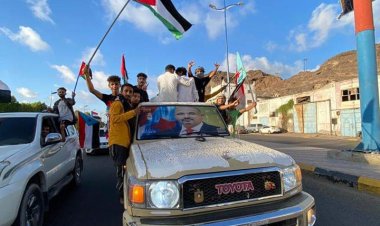 شاهد بالصور | مسيرة جماهيرية بالعاصمة عدن إحياءً لذكرى ثورة 14 أكتوبر وتضامناً مع الشعب الفلسطيني