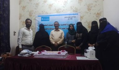 مدير الشؤون الاجتماعية بالعاصمة عدن يكرم مؤسسة التعايش