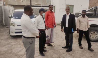 وكيل وزارة الصحة لقطاع الطب العلاجي ومدير دائرة المنظمات بصحة حضرموت يتفقدان مركز بروم الصحي