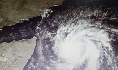 مكتب التربية والتعليم بمحافظة المهرة يعلن تعليق الدراسة تحسبا لآثار العاصفة المدارية تيج.